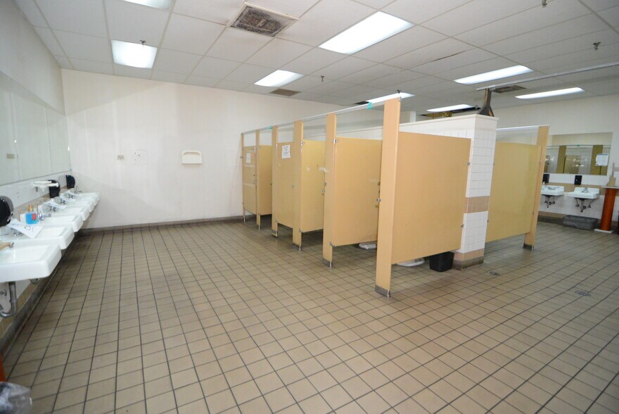 More Photos Of 1214 State Highway 34 E, Winnsboro Industrial For Sale