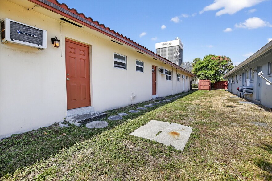 More Photos Of 4825 NE 23rd Ave, Fort Lauderdale Apartments For Sale