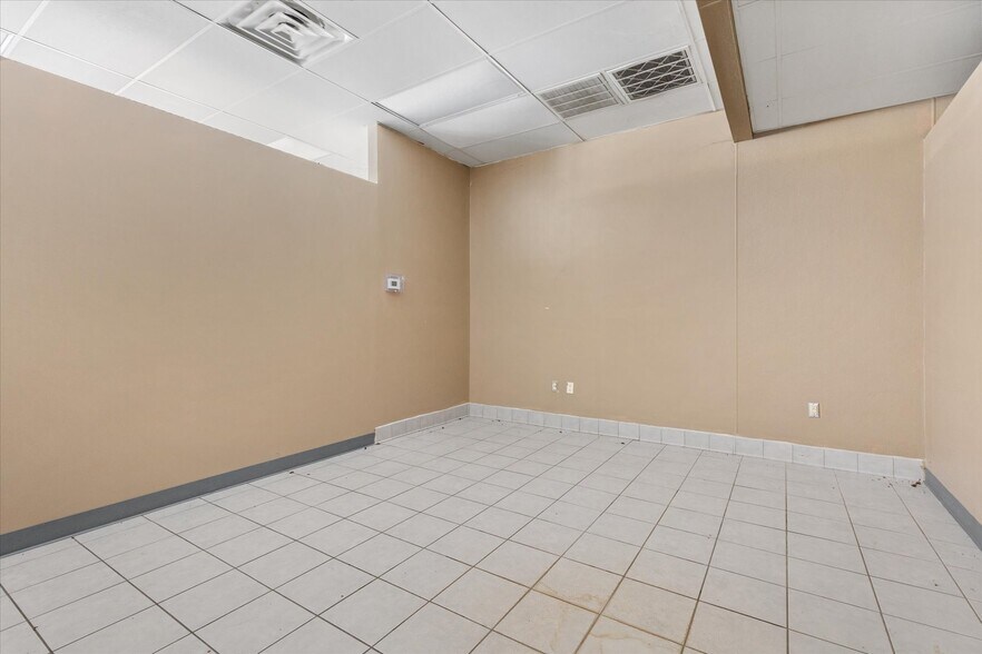 More Photos Of 440-500 W Gulf Atlantic Hwy, Wildwood Unknown For Lease
