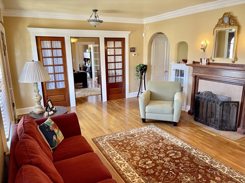 More Photos Of 440 S Perry St, Lawrenceville Office For Lease