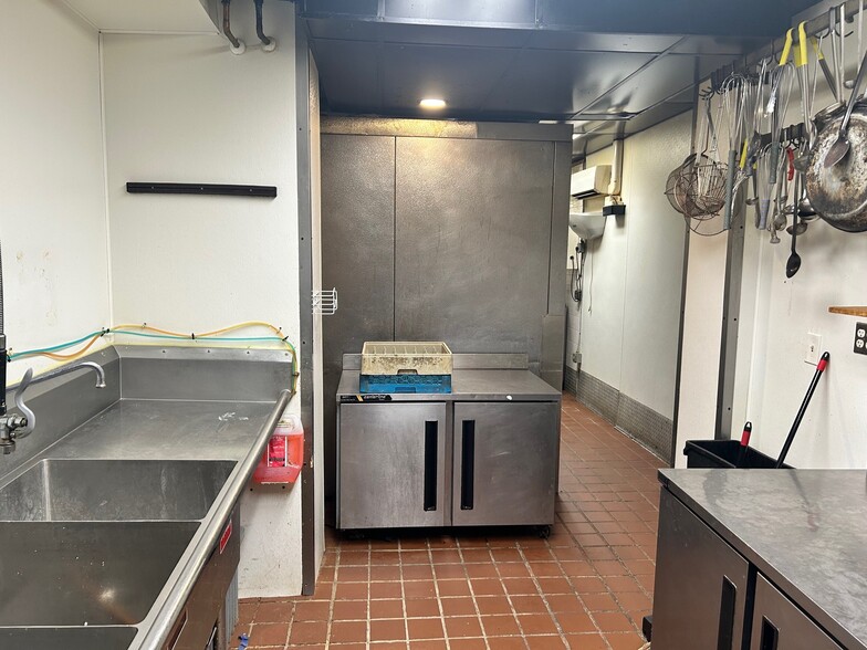 More Photos Of 2907-2911 Odonnell St, Baltimore Restaurant For Lease