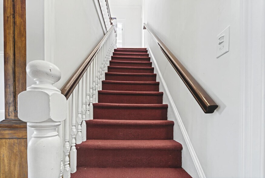 More Photos Of 982 Mineral Spring Ave, North Providence Office For Sale