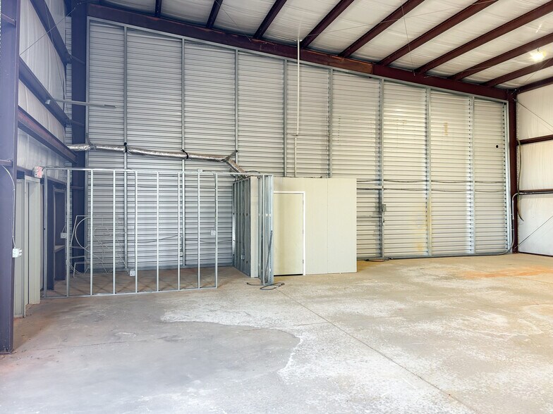 More Photos Of 5700 N Bryant, Oklahoma City Warehouse For Sale