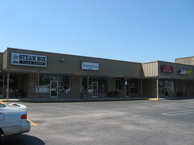 More Photos Of 2307 N College Rd, Wilmington Unknown For Lease