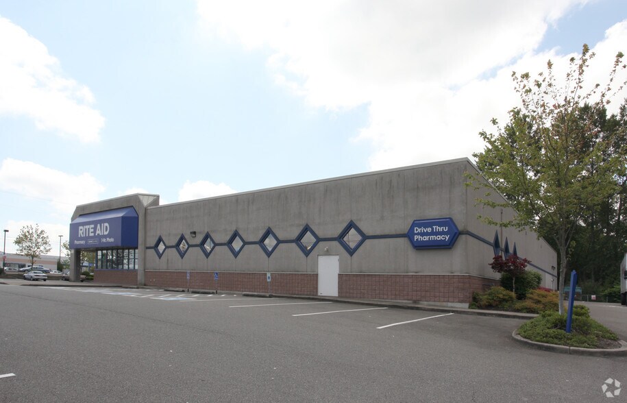 More Photos Of 11220 E Canyon Rd, Puyallup Drugstore For Lease
