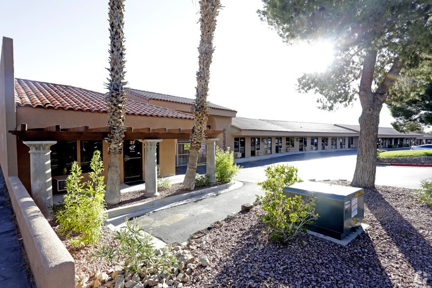 Primary Photo Of 2550 Chandler Ave, Las Vegas Self Storage For Lease