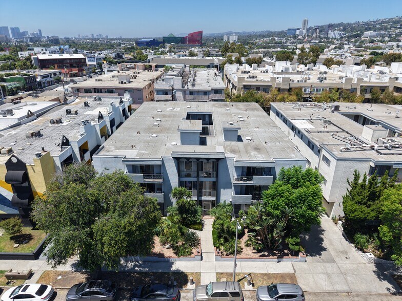 More Photos Of 725 N Sweetzer Ave, Los Angeles Apartments For Sale