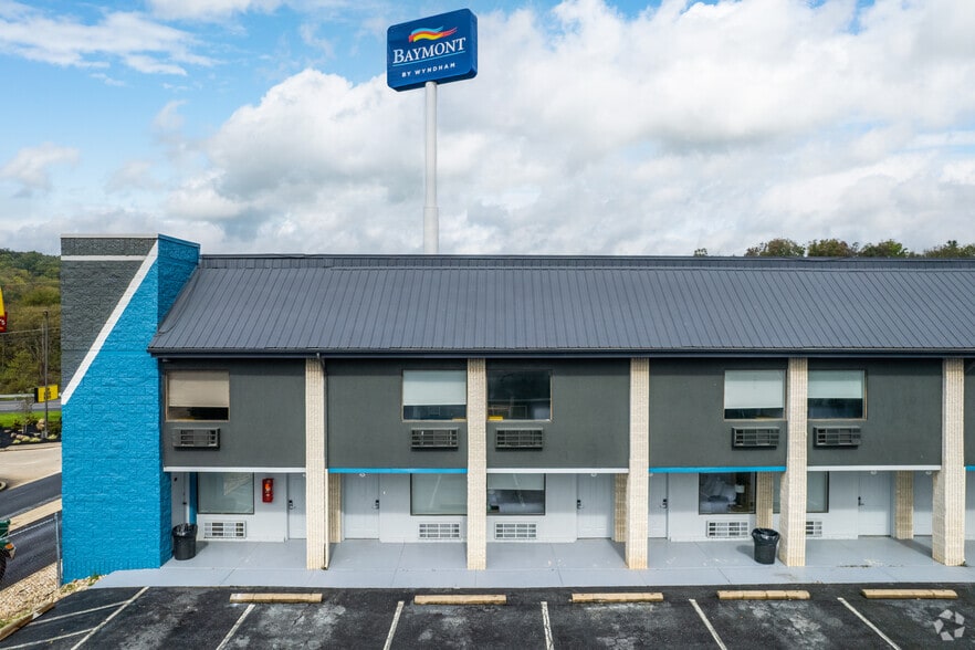 More Photos Of 419 Suedberg Rd, Pine Grove Hotel For Sale