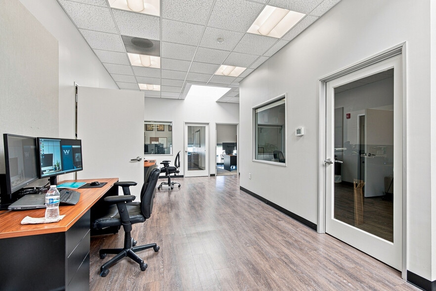 More Photos Of 125 W Maple Ave, Monrovia Service For Sale
