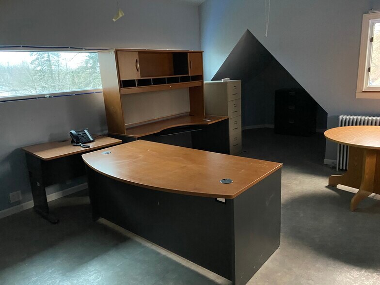 More Photos Of 1720 Valley View Rd, Hermitage Office For Sale