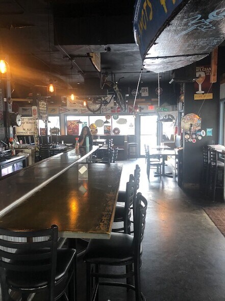 More Photos Of 3218 SE 6th Ave, Fort Lauderdale Restaurant For Lease