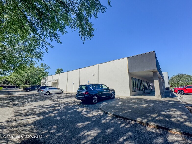 More Photos Of 6915 NW 4th Blvd, Gainesville Freestanding For Lease