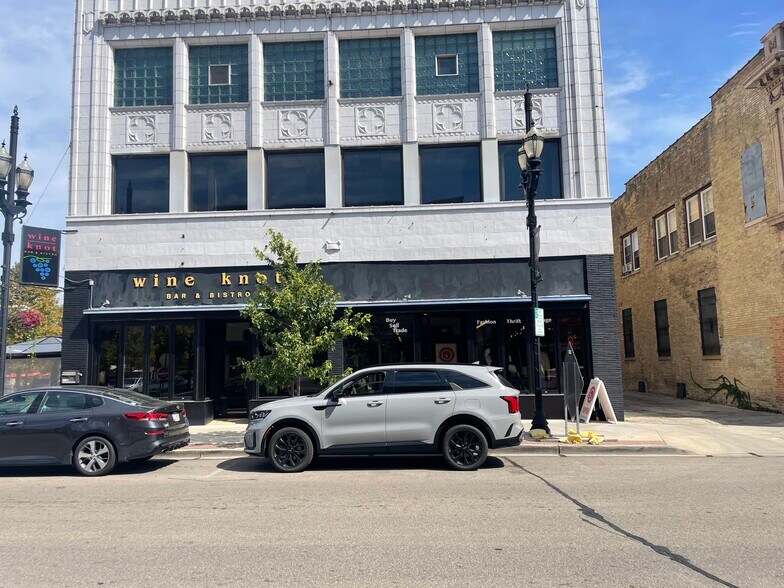 More Photos Of 5611 6th Ave, Kenosha Restaurant For Sale