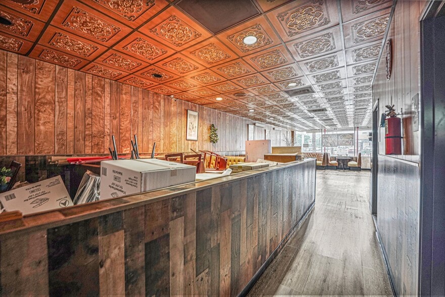 More Photos Of 486 W 20th St, San Pedro Storefront Retail Residential For Sale