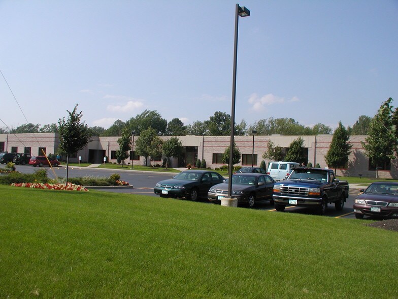 More Photos Of 4950 Genesee St, Cheektowaga Light Manufacturing For Lease