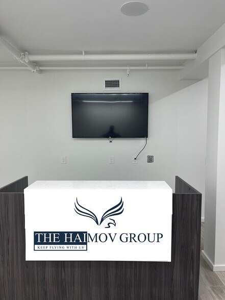 More Photos Of 39 NE 1st Ave, Miami Storefront Retail Office For Lease