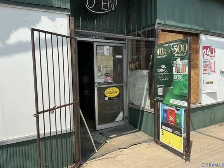 More Photos Of 1105 W Washington St, Petersburg Convenience Store For Sale