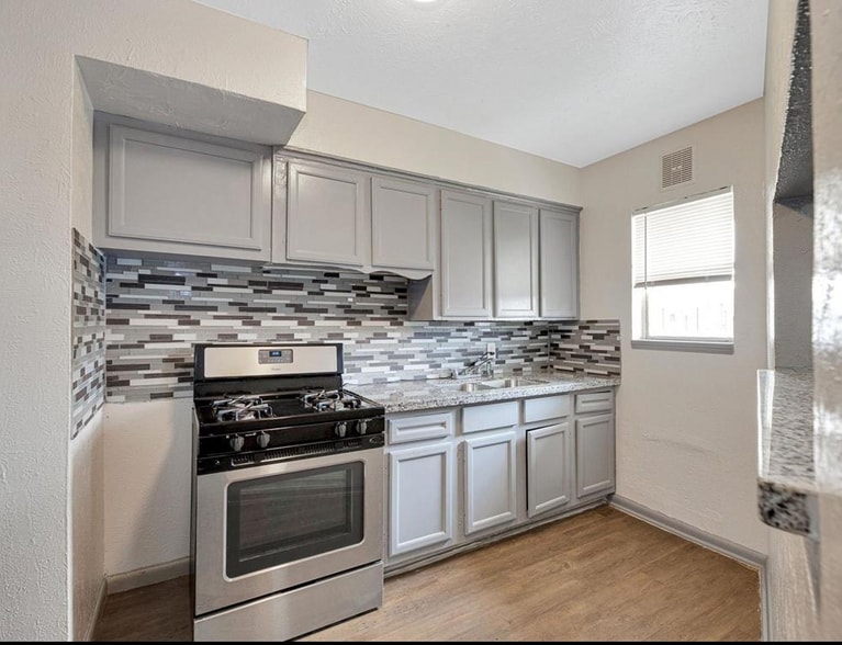 More Photos Of 2811 Broad St, Houston Apartments For Sale