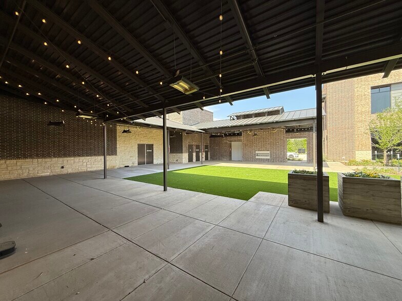 More Photos Of 2801 McKinney St, Melissa Unknown For Lease