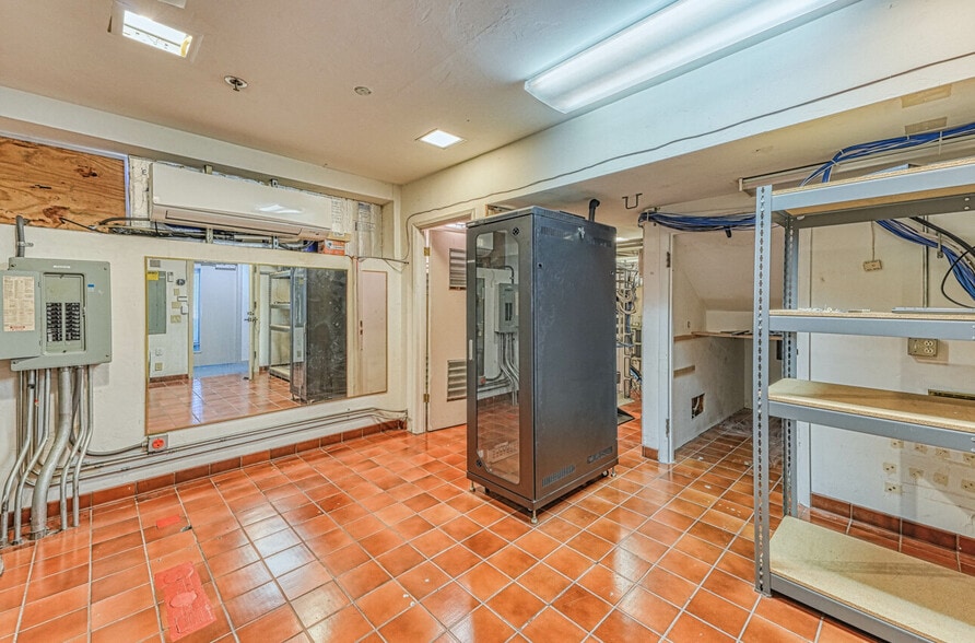 More Photos Of 120 Del Rey Gardens Dr, Del Rey Oaks Office For Sale