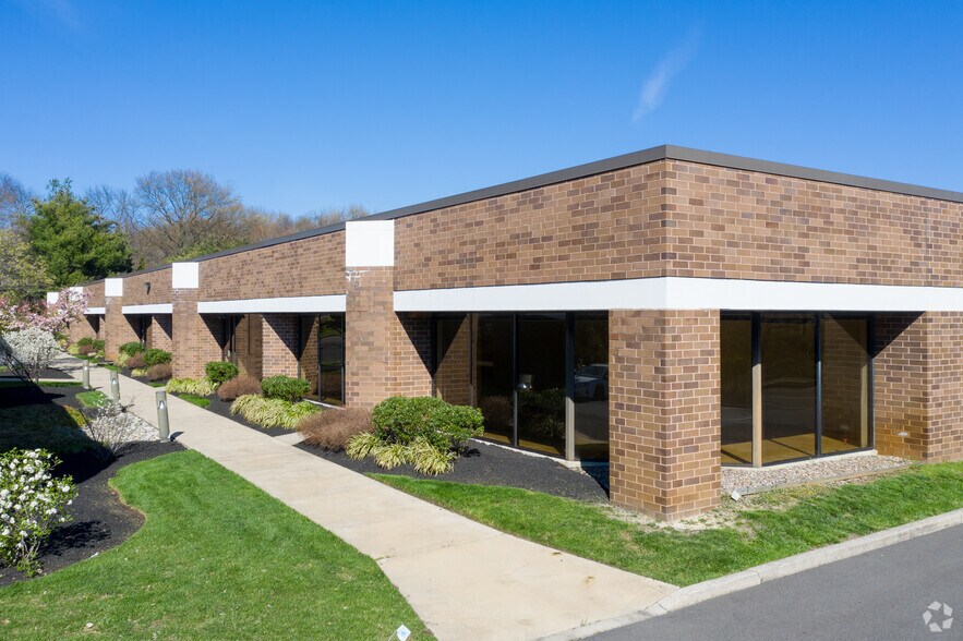 More Photos Of 8 E Stow Rd, Marlton Unknown For Lease