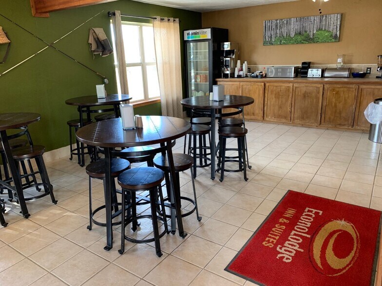 More Photos Of 715 Highway 64 E, Eagle Nest Hotel For Sale