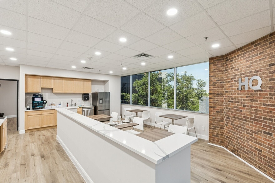 More Photos Of 4320 N Belt Line Rd, Irving Coworking Space