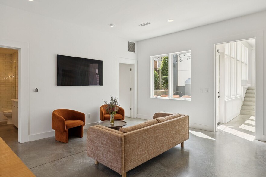 More Photos Of 2517 White Ave, Nashville Office Residential For Sale