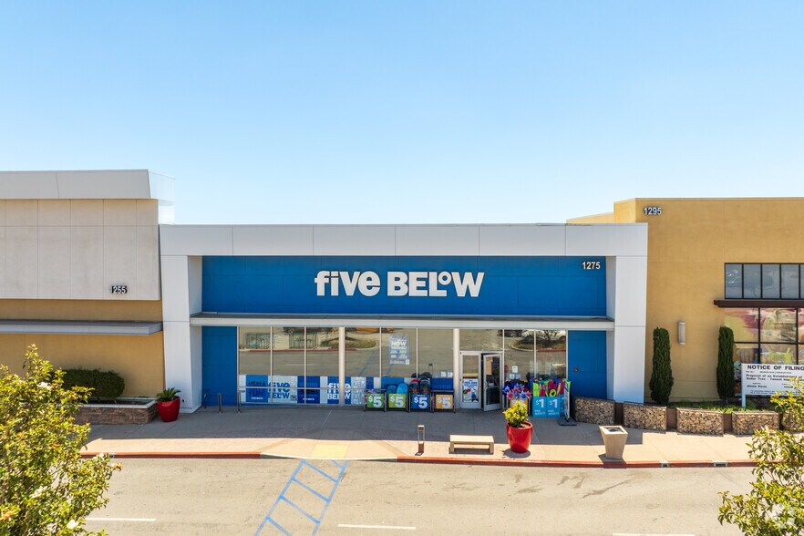 More Photos Of 1175-1295 W Renaissance Pky, Rialto Storefront For Lease