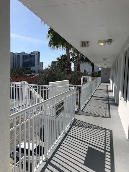 More Photos Of 1348-1358 Fruitville Rd, Sarasota Office Residential For Lease