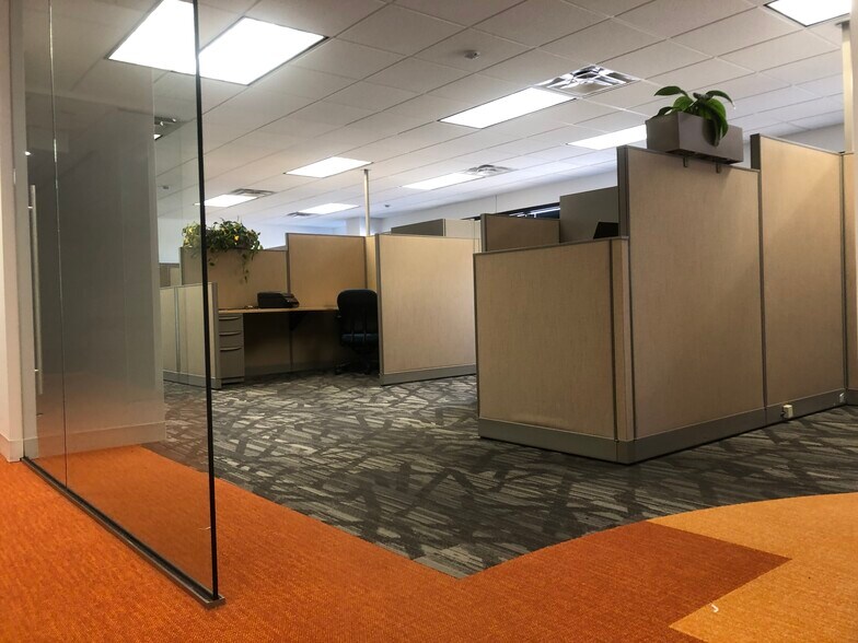 More Photos Of 7900 Tanners Gate Ln, Florence Office For Lease