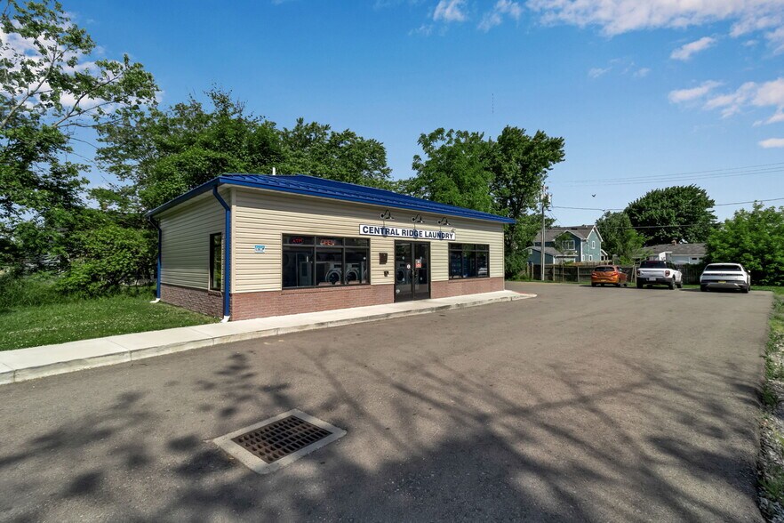More Photos Of 1450 Ridge, West Seneca General Retail For Sale