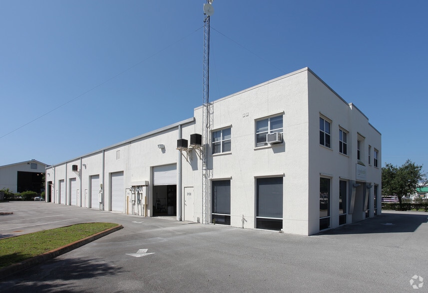 More Photos Of 3130-3160 SE Gran Park Way, Stuart Warehouse For Sale