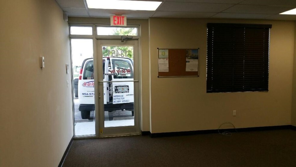 More Photos Of 13431-13453 NW 19th Ln, Miami Warehouse For Lease