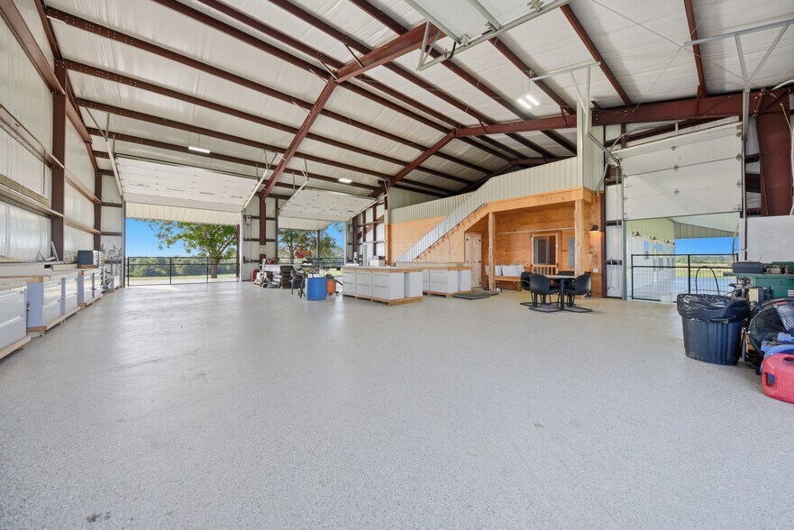 More Photos Of 126 S Berlin Rd, Brenham Specialty For Sale