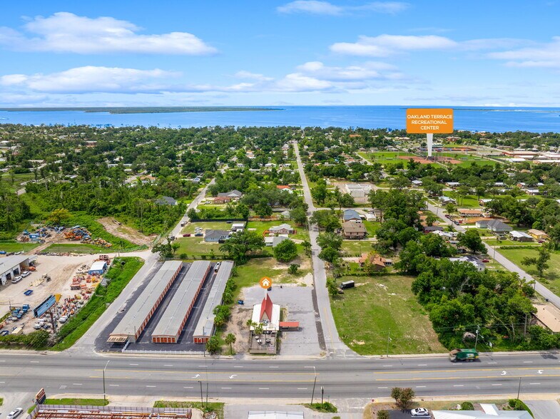 More Photos Of 1623 W 15th St, Panama City Bar For Sale