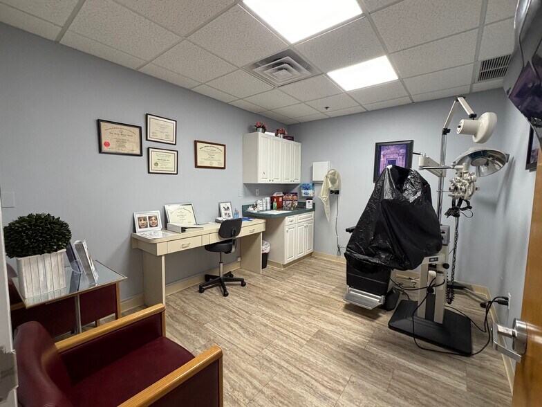 More Photos Of 1550 Richmond Ave, Staten Island Medical For Lease