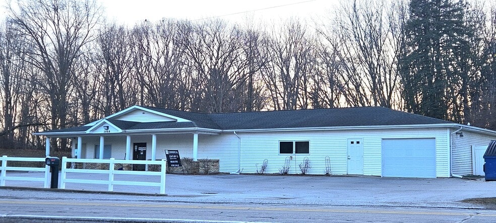 Primary Photo Of 3949 N River Rd, Freeland Office For Sale