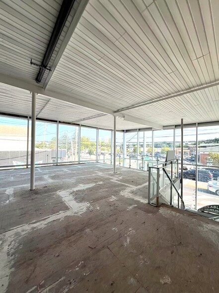 More Photos Of 115 E Main St, Smithtown Storefront For Lease