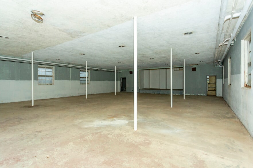 More Photos Of 2001 Avenue Z, Birmingham Religious Facility For Sale