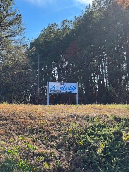 More Photos Of 2845 Mountain Industrial Blvd, Tucker Restaurant For Lease