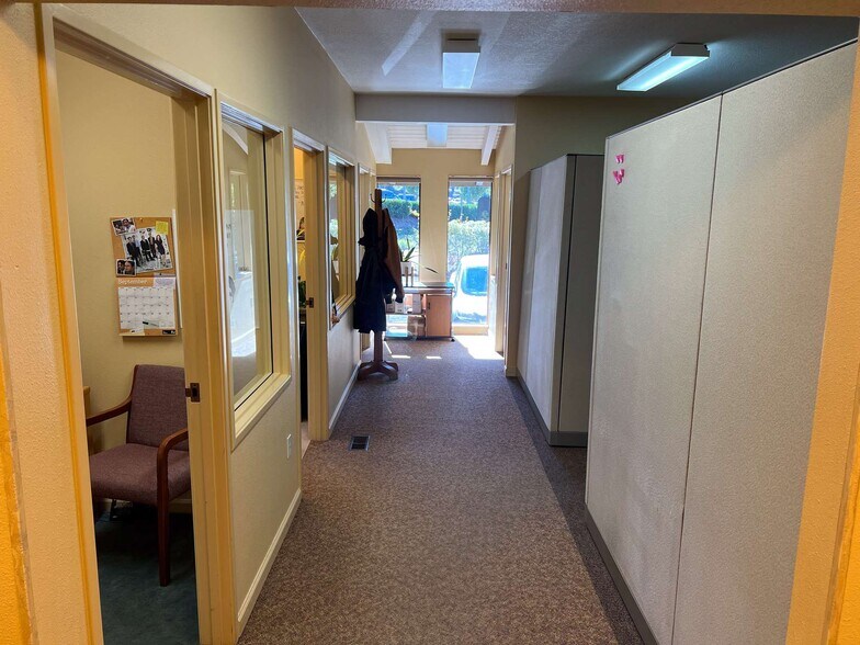 More Photos Of 3395 SW Garden View Ave, Portland Office For Sale