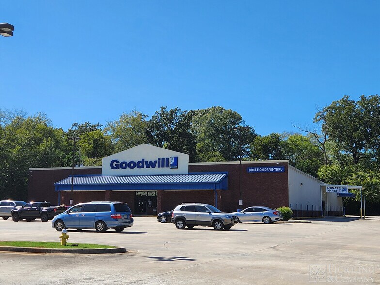 Primary Photo Of 6109 Houston Rd, Macon-Bibb Freestanding For Sale