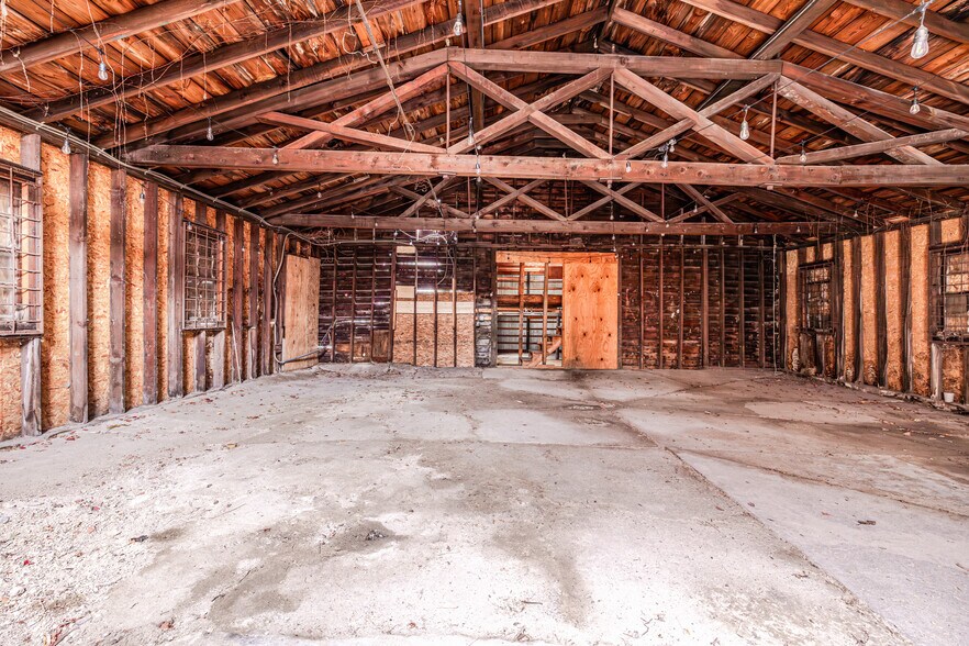 More Photos Of 357 Columbia St, Hudson Warehouse For Sale