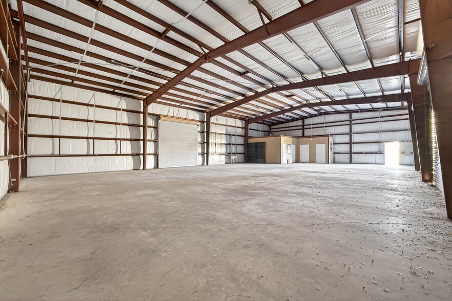 More Photos Of 5901 County Road 675B, Rosharon Warehouse For Lease