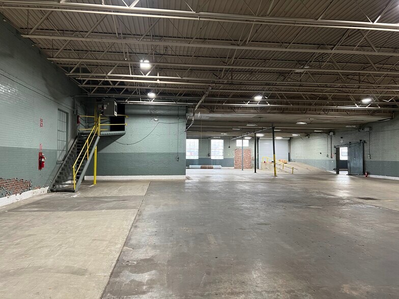 More Photos Of 715-725 9th Avenue, Columbus Industrial For Sale