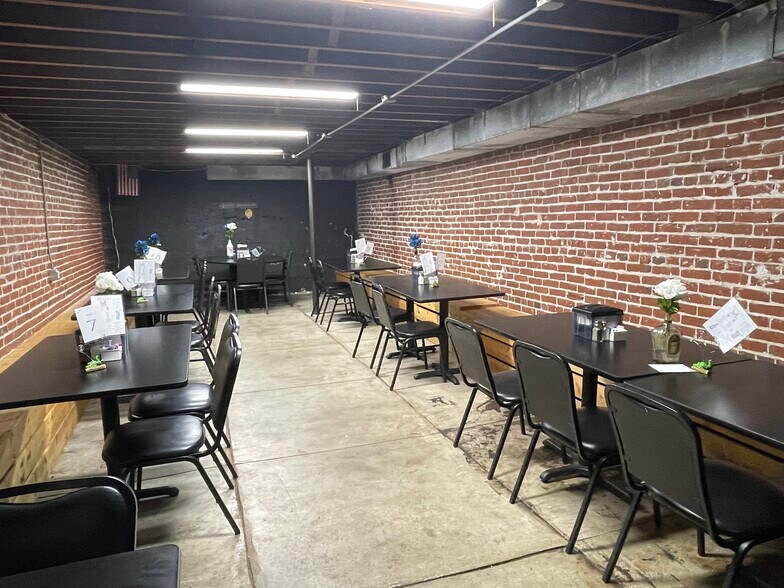 More Photos Of 160 W Broadway St, Sparta Restaurant For Sale