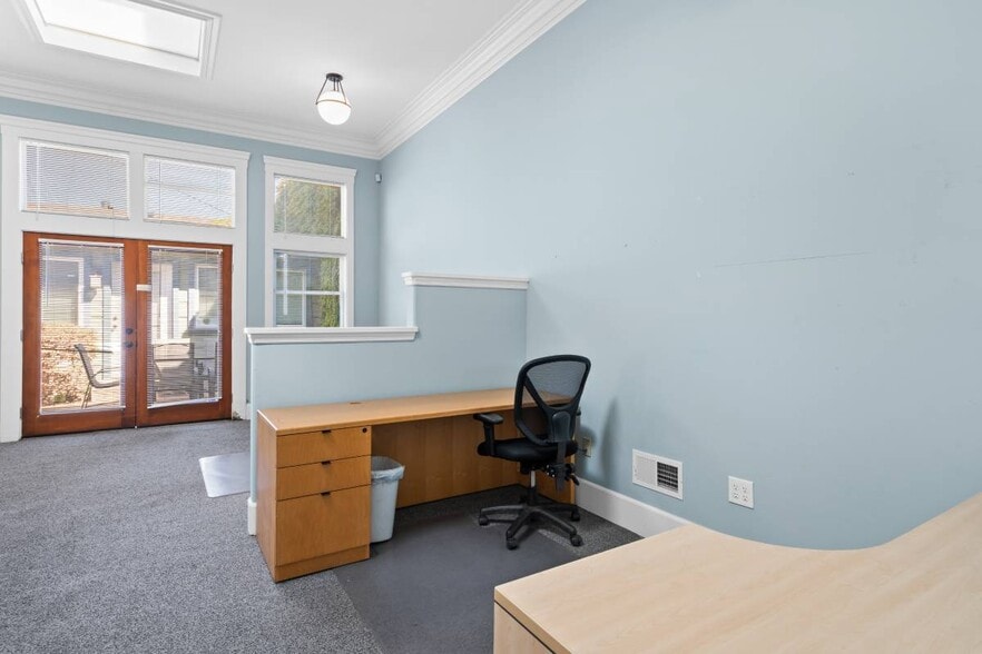 More Photos Of 5666 Telegraph Ave, Oakland Office For Lease