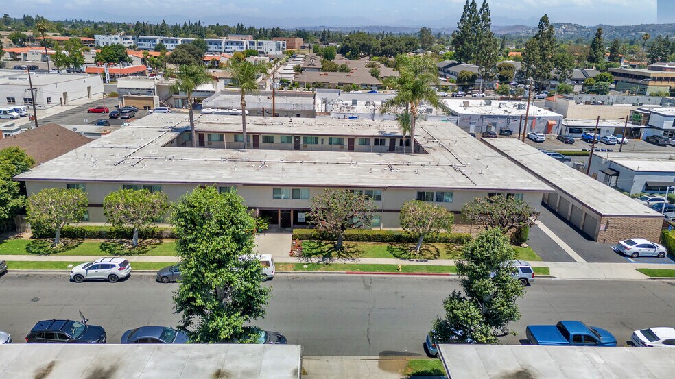 More Photos Of 415 E 2nd St, Tustin Apartments For Sale