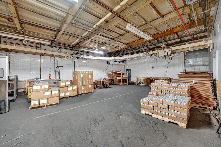 More Photos Of 315 Cassell St, Winston-Salem Distribution For Lease